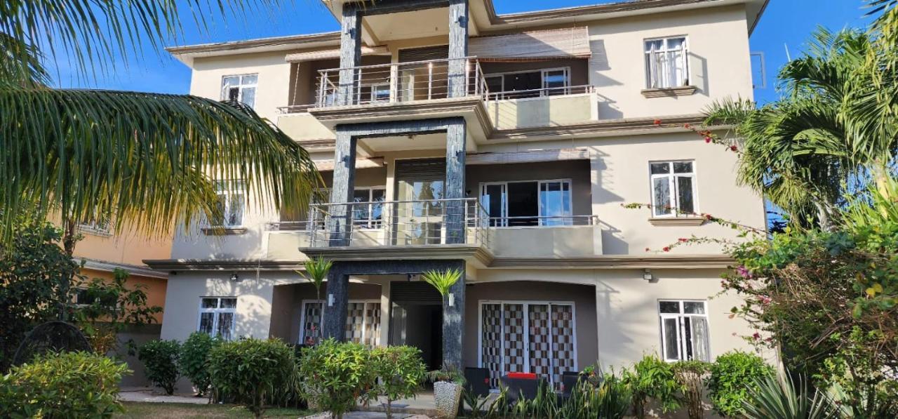 Appartment 4 กรองด์เบย์ ภายนอก รูปภาพ